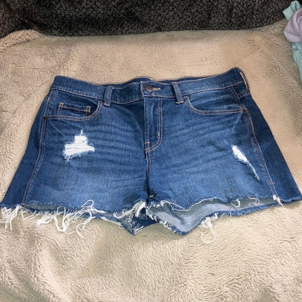 🔹4 for $30 Old Navy Boyfriend Mid-Rise Distressed Denim Shorts, size 2